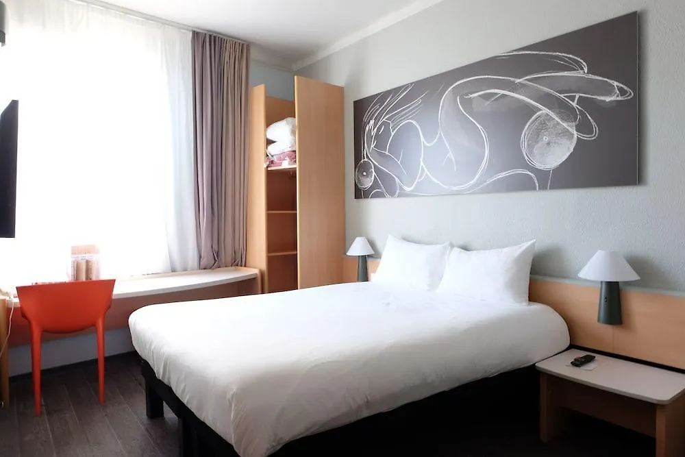 Ibis Daumesnil Porte Doree Paris 3*,