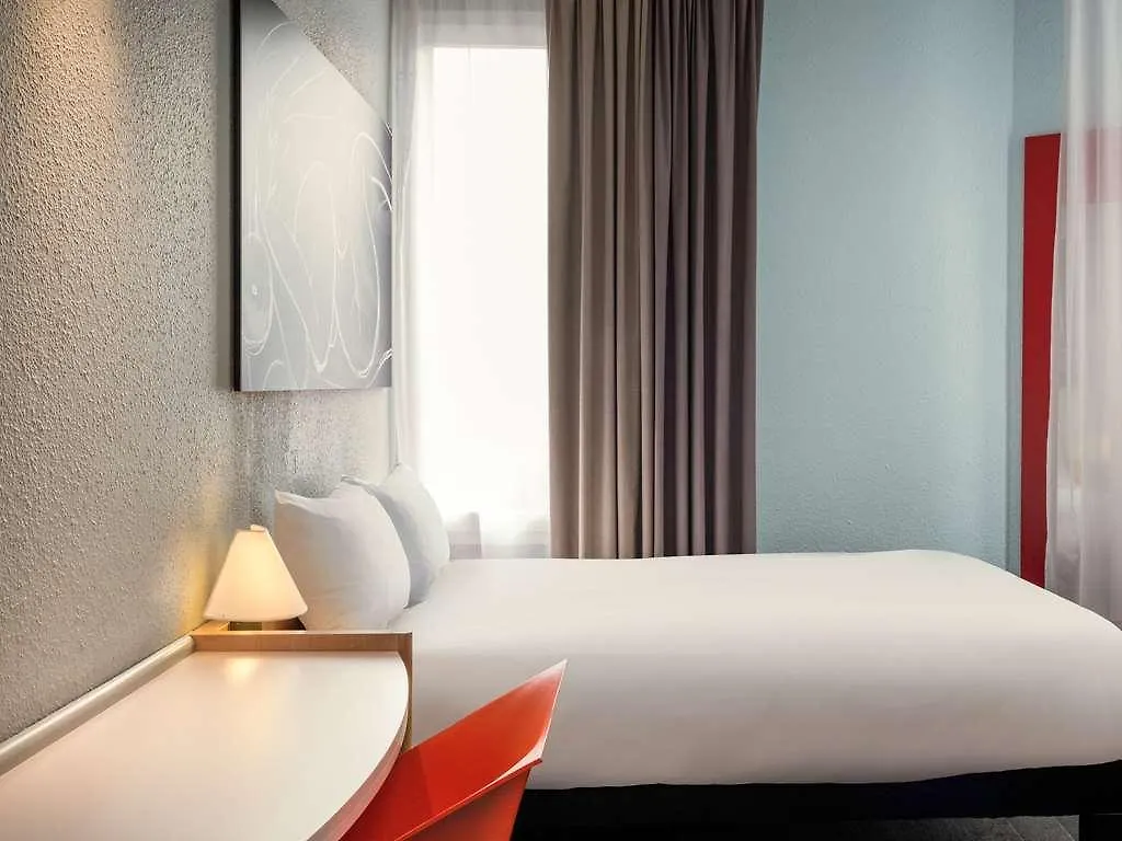 *** Hotel Ibis Daumesnil Porte Doree Paris France